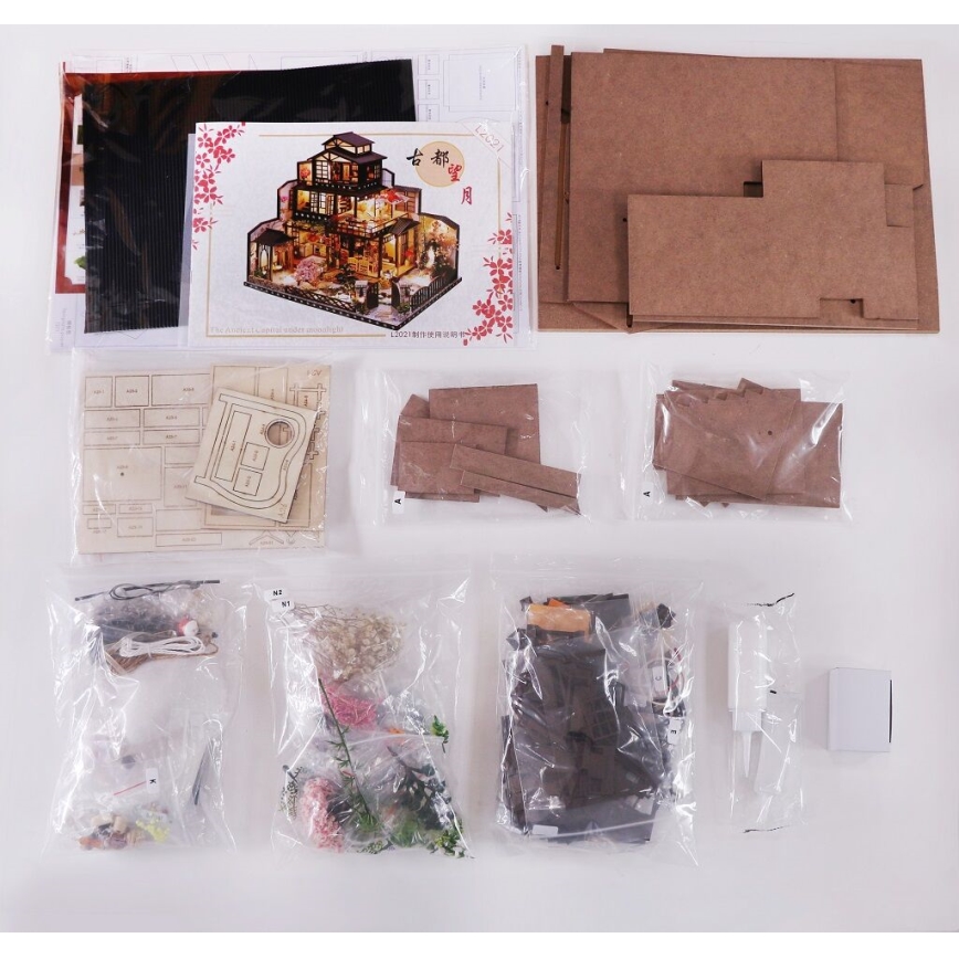 2Kids Toys - Miniatura domečku Honosná sakurová vila 2xAAA