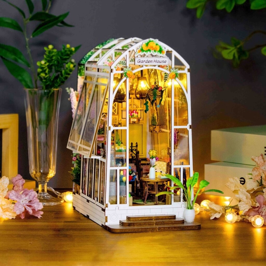 2Kids Toys - Miniatura domečku Zahradní domek 2xAAA