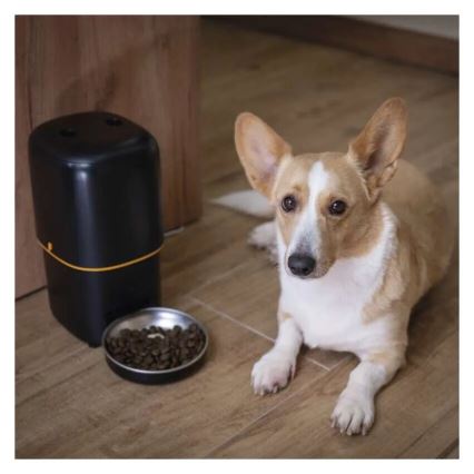 Automatický dávkovač krmiva 4 l/5V/3xD černý Wi-Fi
