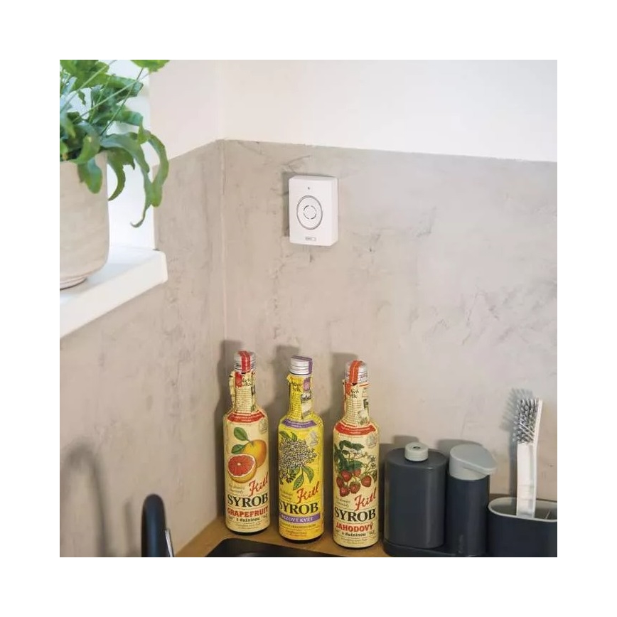 Bezdrátový videozvonek se solárním panelem GoSmart 4400 mAh 3xAA IP44 Wi-Fi Tuya