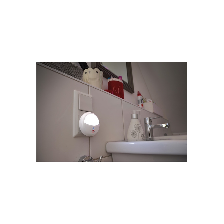 Brennenstuhl - LED Orientační svítidlo se senzorem do zásuvky LED/0,85W/230V