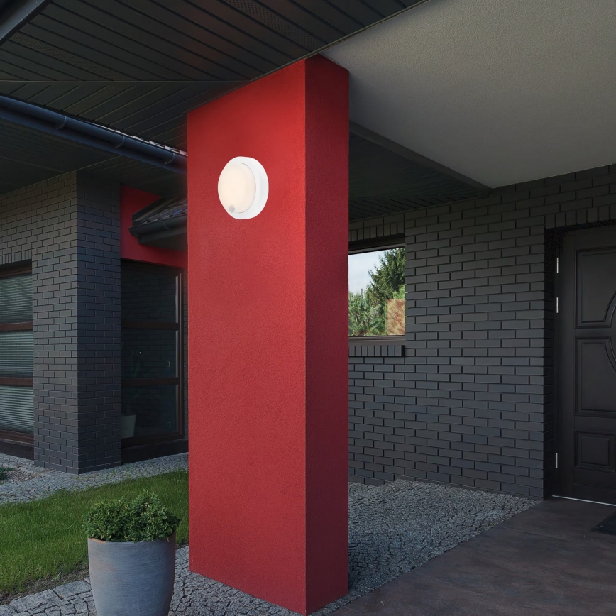 Brilo - LED Nabíjecí venkovní nástěnné svítidlo se senzorem LED/4W/5V 4400 mAh IP44 bílá