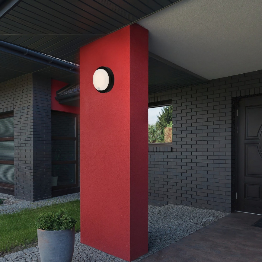 Brilo - LED Nabíjecí venkovní nástěnné svítidlo se senzorem LED/4W/5V 4400 mAh IP44 černá