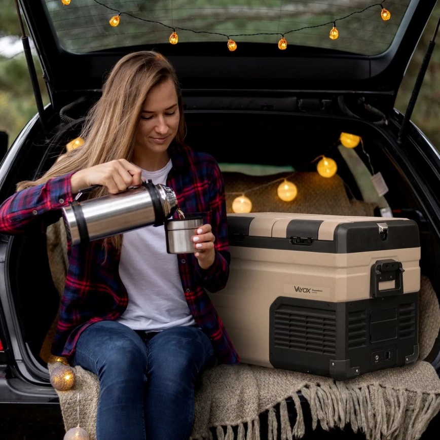 Cestovní lednička s LCD displejem 39 l 230V/12V/24V hnědá