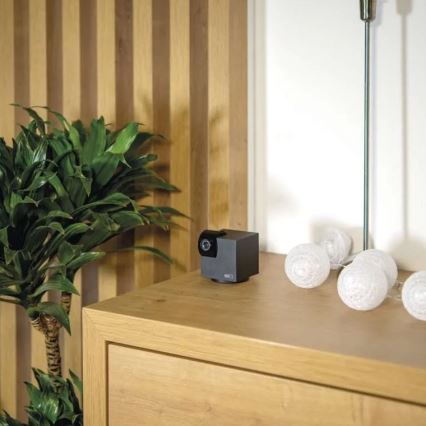 Chytrá vnitřní otočná kamera se senzorem pohybu GoSmart 5V Wi-Fi Tuya černá
