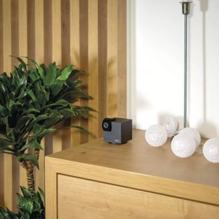 Chytrá vnitřní otočná kamera se senzorem pohybu GoSmart 5V Wi-Fi Tuya