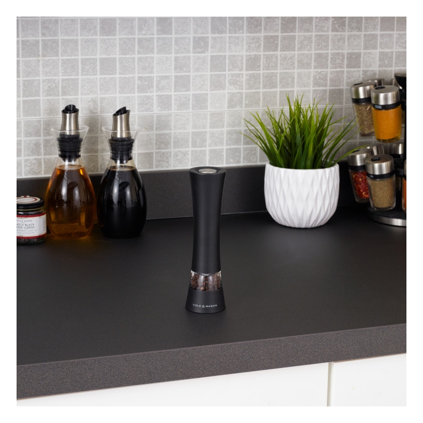 Cole&Mason - Elektrický mlýnek na na sůl nebo pepř BURFORD 4xAAA 18 cm černá