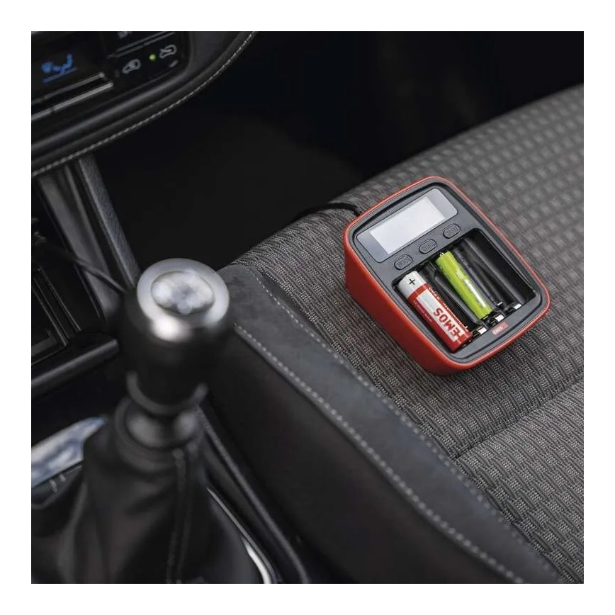 Nabíječka baterií s LCD displejem 4xAA/AAA 5V
