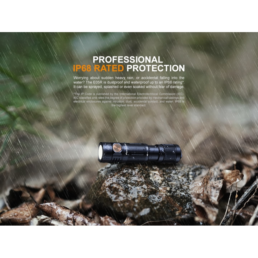 Fenix E05RBLC - LED Nabíjecí svítilna LED/USB IP68 400 lm 30 h