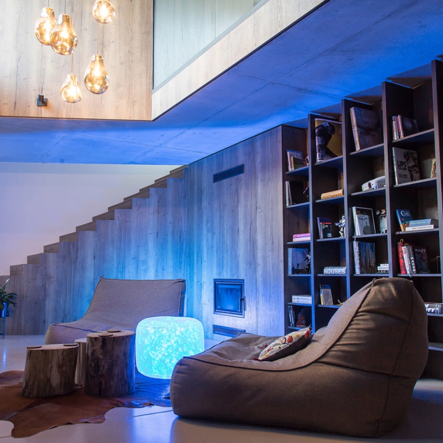 LED Nafukovací taburet s dálkovým ovladačem LED/5V/60cm