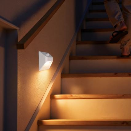 LED Nabíjecí schodišťové svítidlo se senzorem pohybu a soumraku STEP LIGHT LED/0,3W/3,7V 2200 mAh IP53 bílá