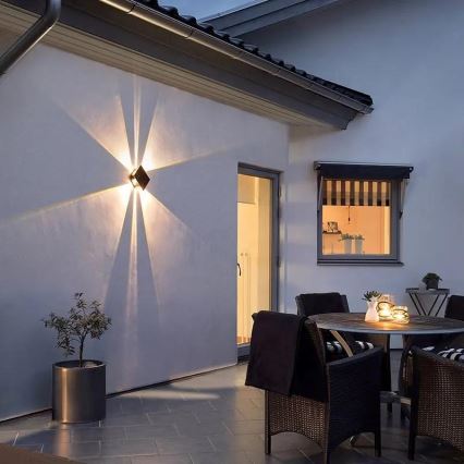 LED Solární nástěnné svítidlo se senzorem LED/2W/5V IP54 1300 mAh