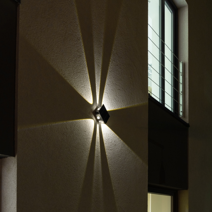 LED Solární nástěnné svítidlo se senzorem LED/2W/5V IP54 1300 mAh