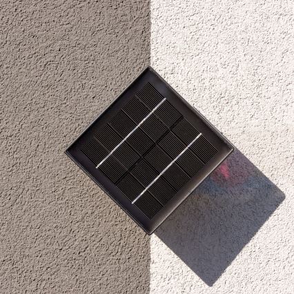 LED Solární nástěnné svítidlo se senzorem LED/2W/5V IP54 1300 mAh