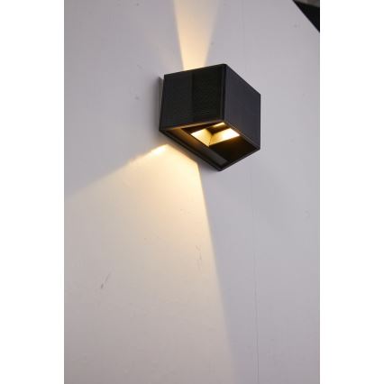 LED Solární nástěnné svítidlo se senzorem LED/2W/5V IP54 1300 mAh