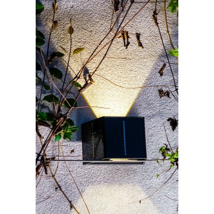 LED Solární nástěnné svítidlo se senzorem LED/2W/5V IP54 1300 mAh