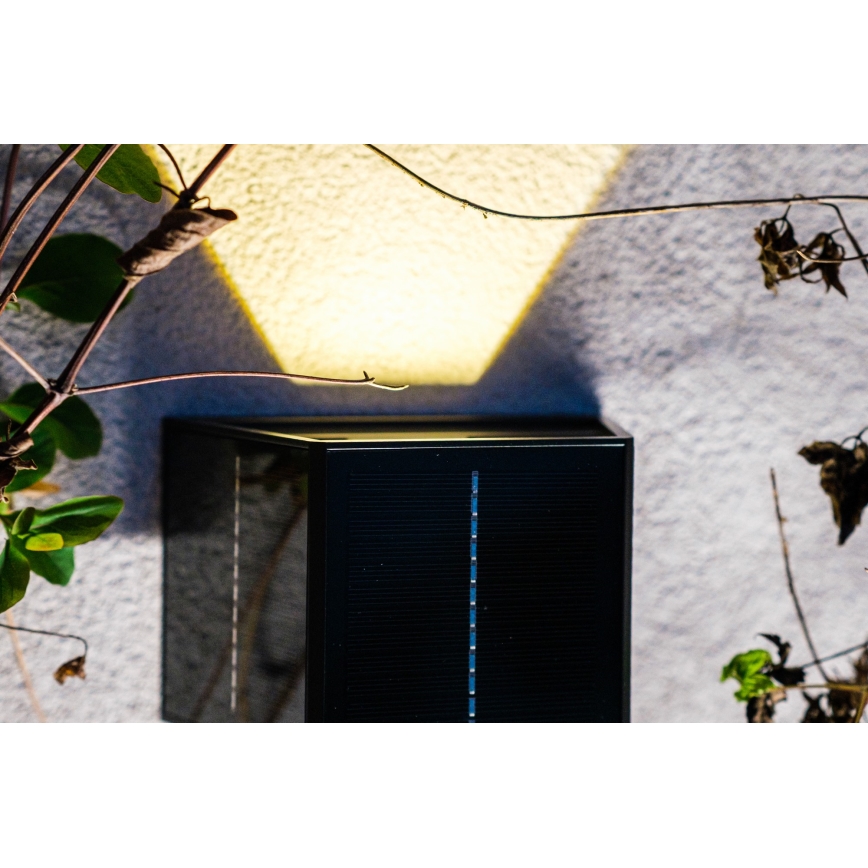 LED Solární nástěnné svítidlo se senzorem LED/2W/5V IP54 1300 mAh