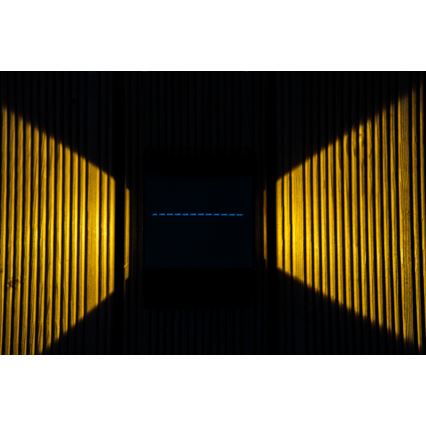 LED Solární nástěnné svítidlo se senzorem LED/2W/5V IP54 1300 mAh