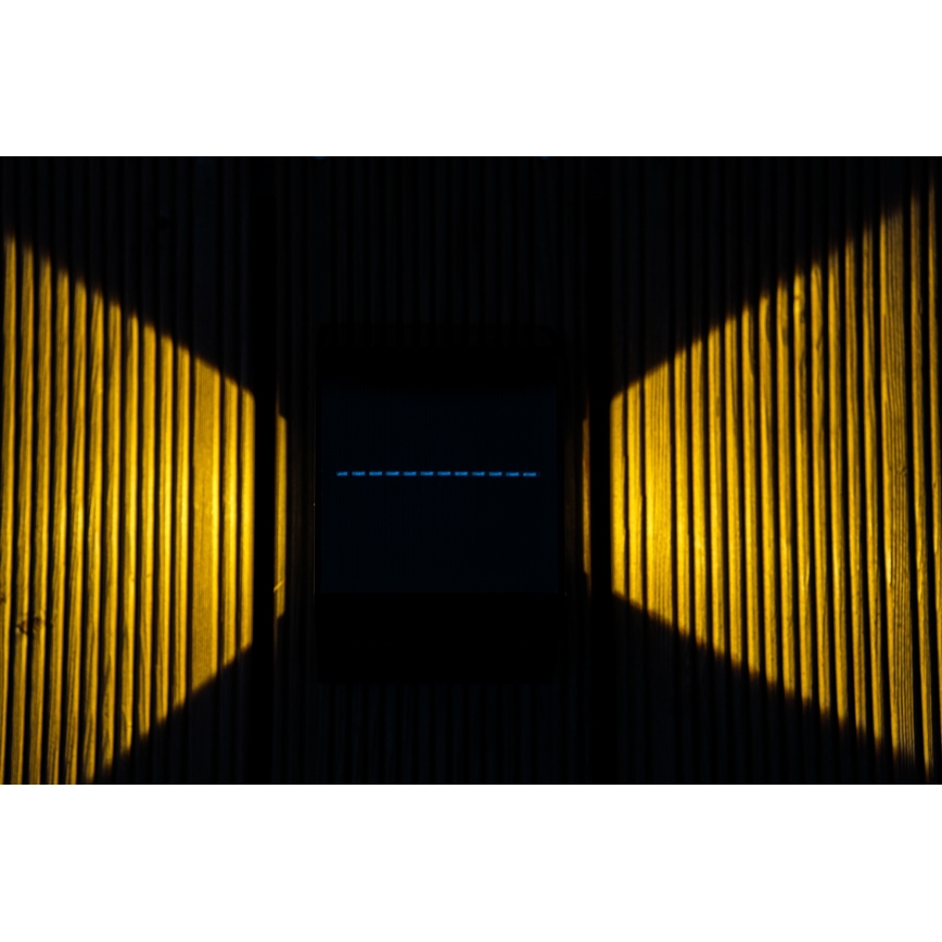 LED Solární nástěnné svítidlo se senzorem LED/2W/5V IP54 1300 mAh