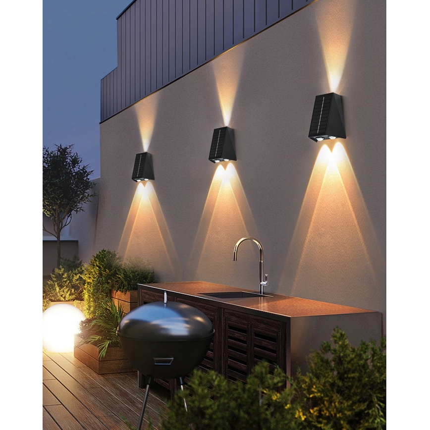 LED Solární nástěnné svítidlo se senzorem LED/2W/5V IP54 1300 mAh