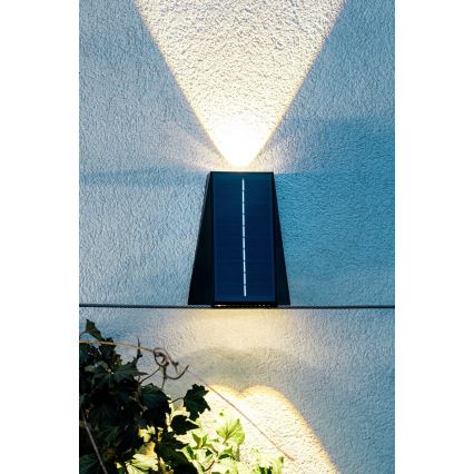 LED Solární nástěnné svítidlo se senzorem LED/2W/5V IP54 1300 mAh