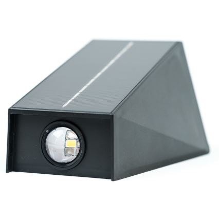 LED Solární nástěnné svítidlo se senzorem LED/2W/5V IP54 1300 mAh