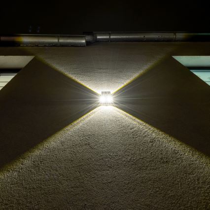 LED Solární nástěnné svítidlo se senzorem LED/2W/5V IP54 1300 mAh
