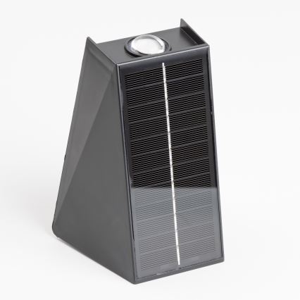 LED Solární nástěnné svítidlo se senzorem LED/2W/5V IP54 1300 mAh