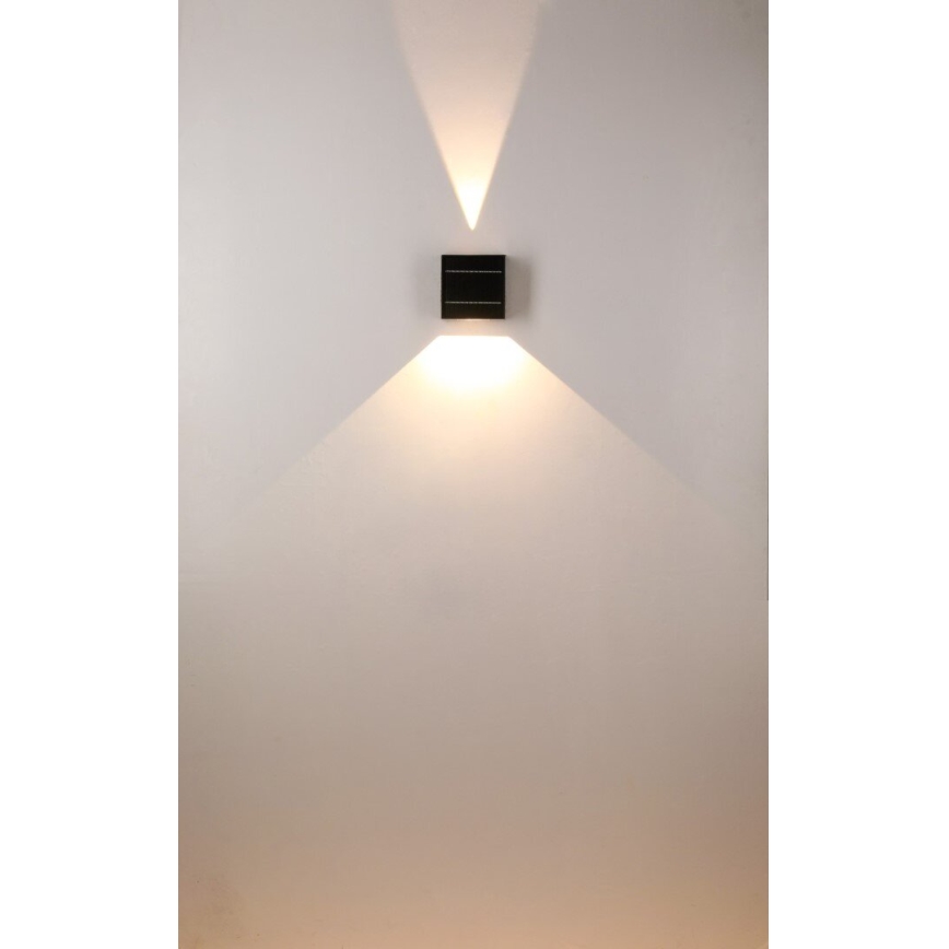 LED Solární nástěnné svítidlo LED/2W/3,7V 4000K IP44 1300 mAh