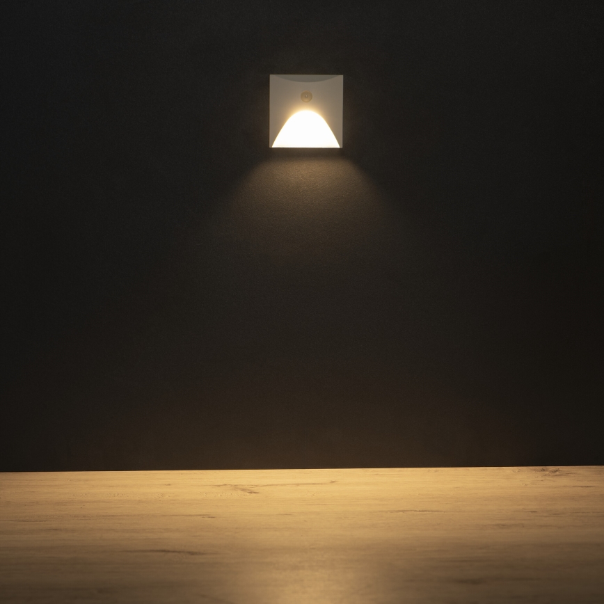 LED Schodišťové svítidlo se senzorem pohybu a soumraku EXIN LED/2,5W/230V 3000K IP65 bílá hranatý