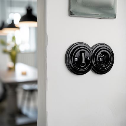 Kliklap - Retro jednopólový vypínač č. 1 a zásuvka 230V s rámečkem černá