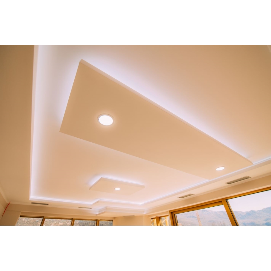 LED Koupelnové podhledové svítidlo VEGA LED/6W/230V 2800K pr. 11,8 cm IP44 sněhově bílá