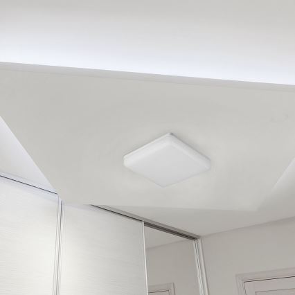 LED Koupelnové stropní svítidlo SAMSUNG CHIP LED/15W/230V 3000K IP44 20x20 cm