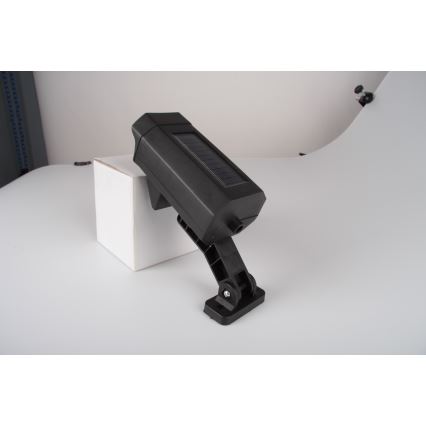 LED Maketa bezpečnostní kamery se senzorem a se solárním panelem LED/5W/5,5V 800 mAh IP65 + dálkové ovládání