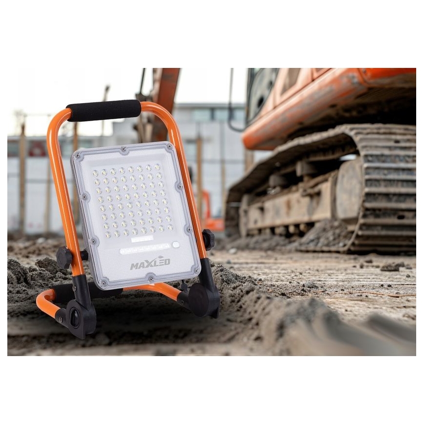 LED Stmívatelný nabíjecí reflektor se stojanem LED/50W/3,2V 4500K 5000 mAh IP65 oranžová