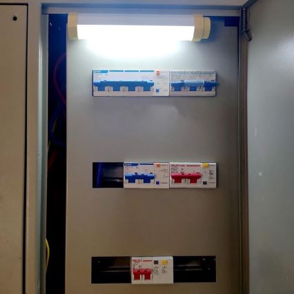 LED Nabíjecí svítilna 2xLED/3W/2500mA