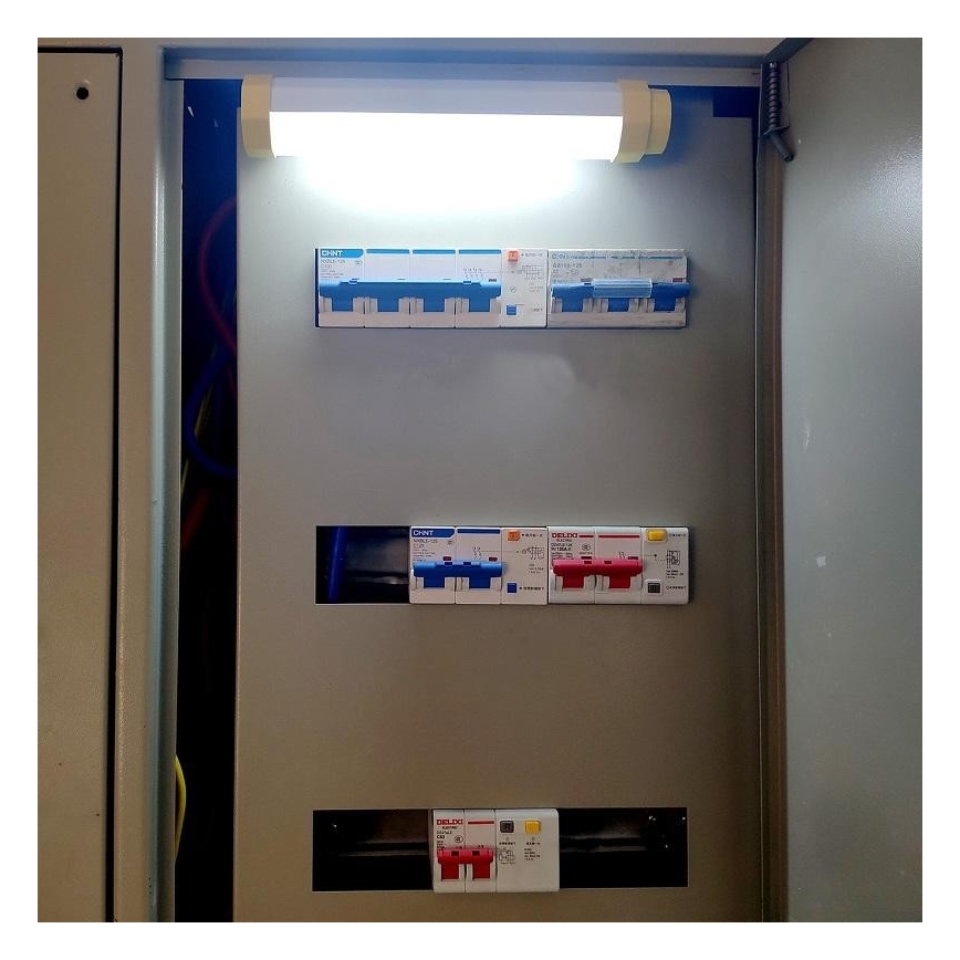 LED Nabíjecí svítilna 2xLED/3W/2500mA