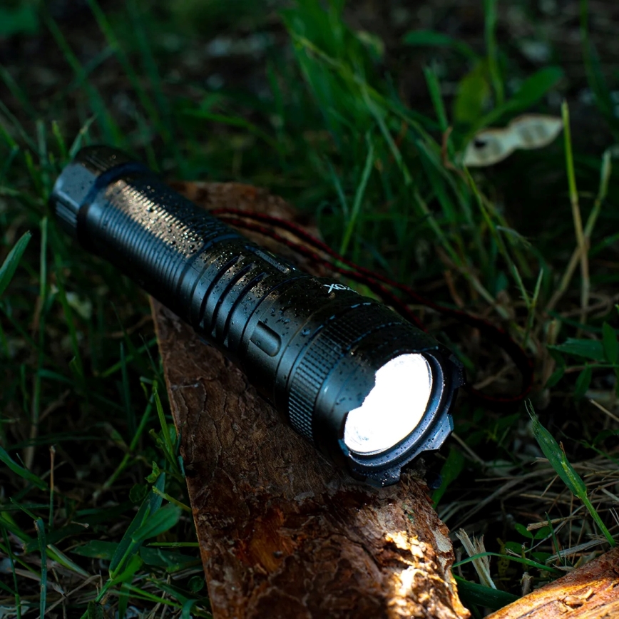 LED Stmívatelná nabíjecí svítilna s funkcí powerbanky LED/10W/5V IPX4 600 lm 2000 mAh