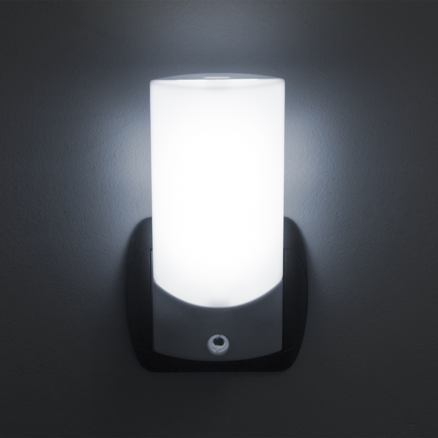 LED Orientační svítidlo se senzorem do zásuvky LED/1W/230V 6000K
