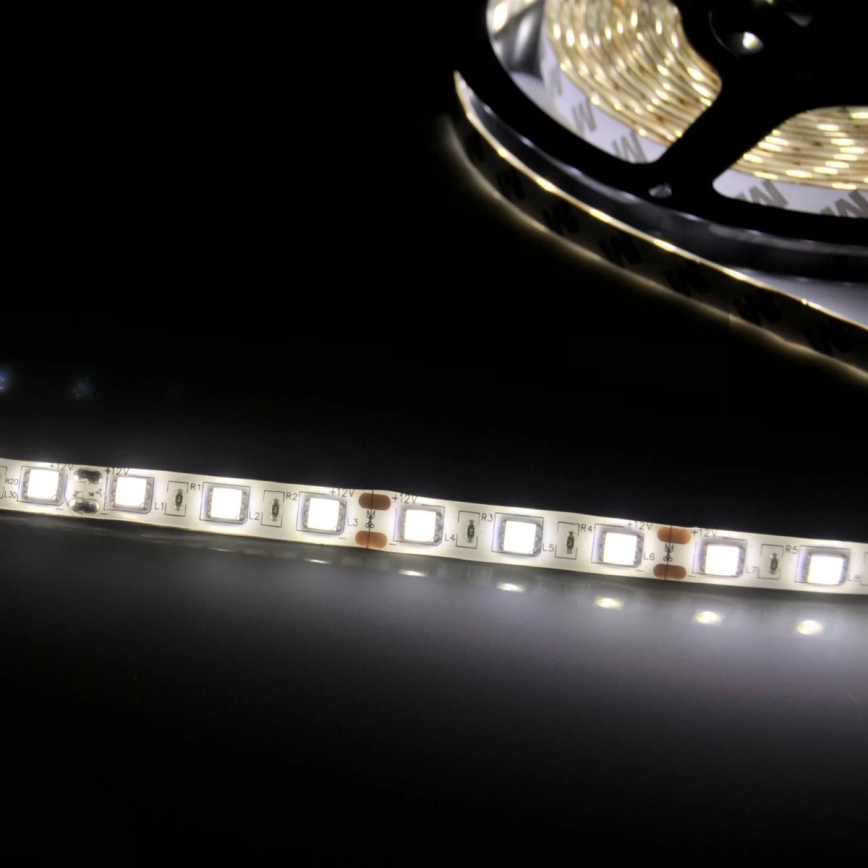 LED Pásek 5m LED/10W/12V IP20 bílá