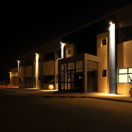 LED Reflektor LED/20W/230V 3000K IP65 černá