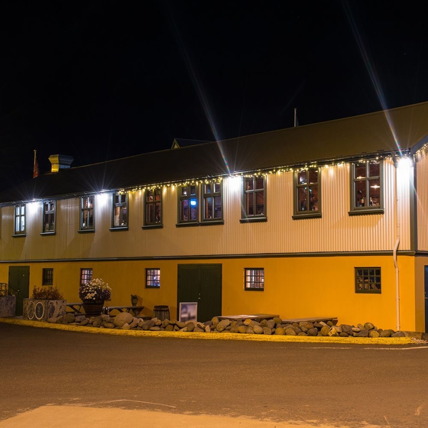 LED Reflektor LED/20W/230V 3000K IP65 černá