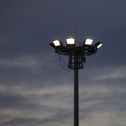 LED Reflektor LED/50W/230V 6400K IP65 černá