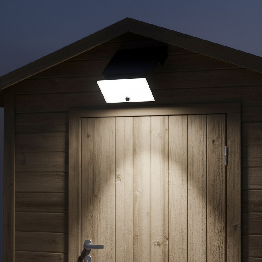 LED Reflektor se senzorem a solárním panelem FUJI LED/8W/3,7V 2000 mAh IP44