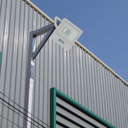 LED Reflektor se senzorem LED/50W/230V 6500K IP65 bílá
