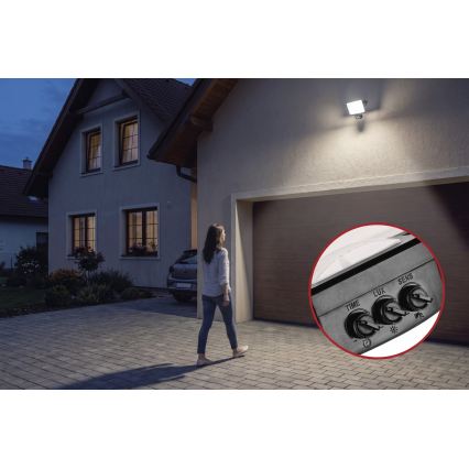 LED Reflektor se senzorem pohybu a soumraku TAMBO EVO LED/30W/230V 4000K IP44 černá
