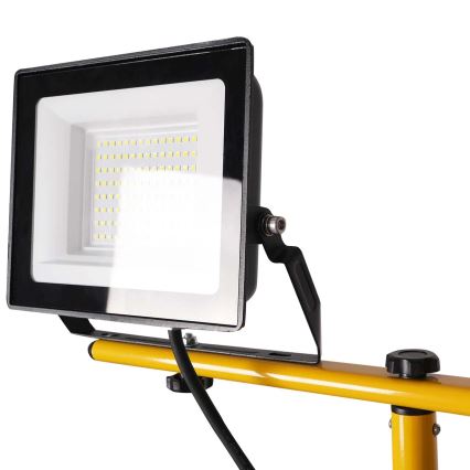 LED Reflektor se stojanem 2xLED/50W/230V 6500K IP65 žlutá