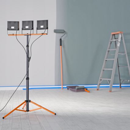 LED Reflektor se stojanem 3xLED/100W/230V 4500K IP65 černá/oranžová
