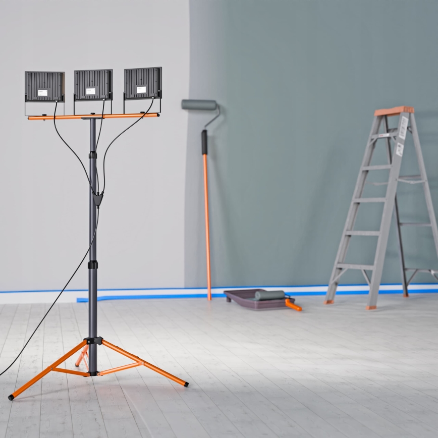 LED Reflektor se stojanem 3xLED/100W/230V 4500K IP65 černá/oranžová