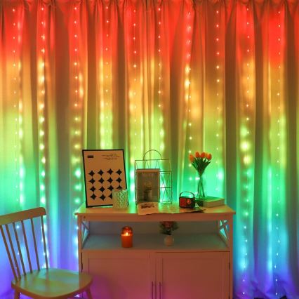 LED RGB Stmívatelný vánoční závěs WIZARD 300xLED/USB 3x3m + dálkové ovládání